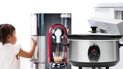 הכשרת כלים לפסח. | שאטרסטוק