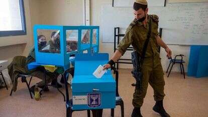 הצבעה מוקדמת בקלפיות צה"ל. | EPA