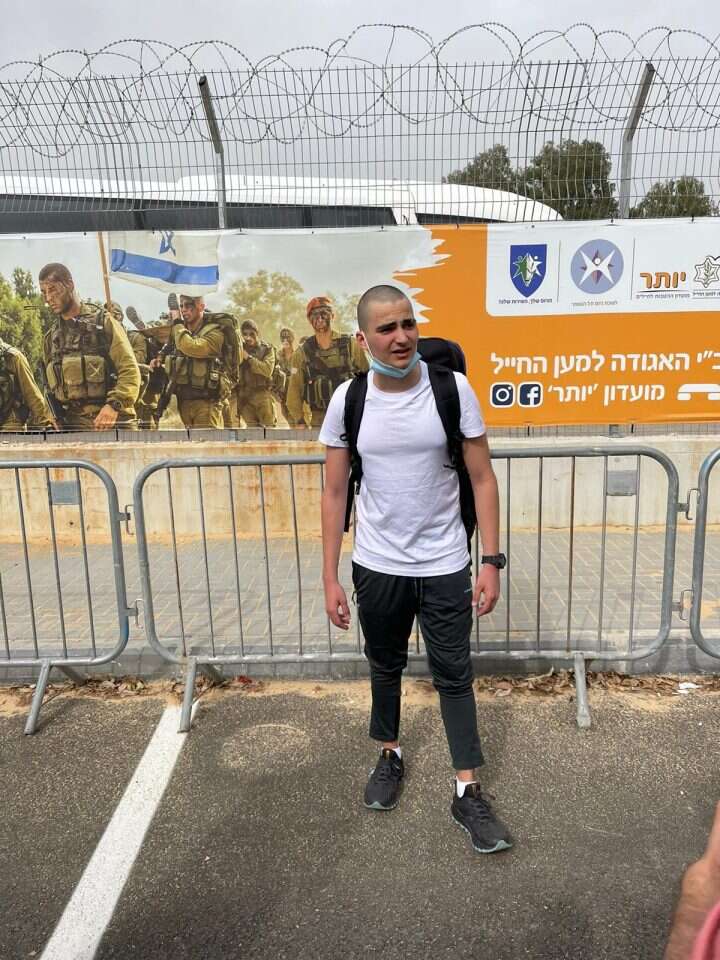 רום רגע לפני הגיוס וההצבעה.