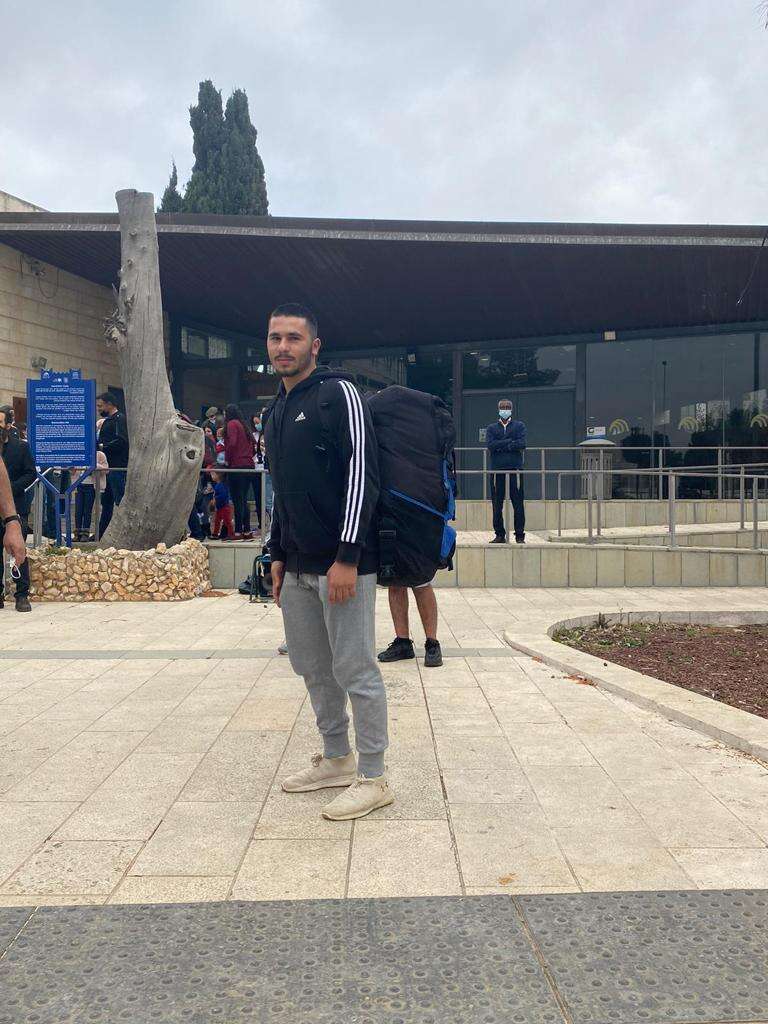 רועי רגע לפני הגיוס וההצבעה.