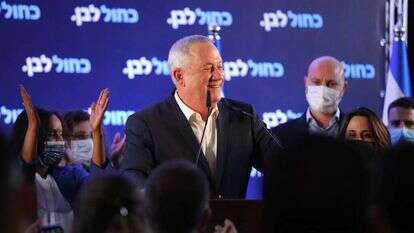 בני גנץ במטה כחול לבן בכפר המכביה בערב הבחירות. | לירון מולדובן בני גנץ במטה כחול לבן בכפר המכביה בערב הבחירות. | לירון מולדובן