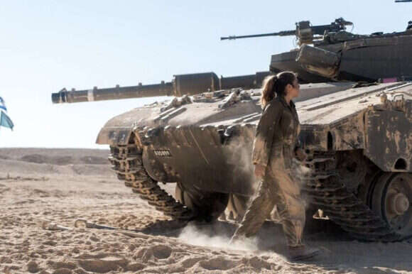 לוחמת בחיל השריון. | דובר צה"ל
