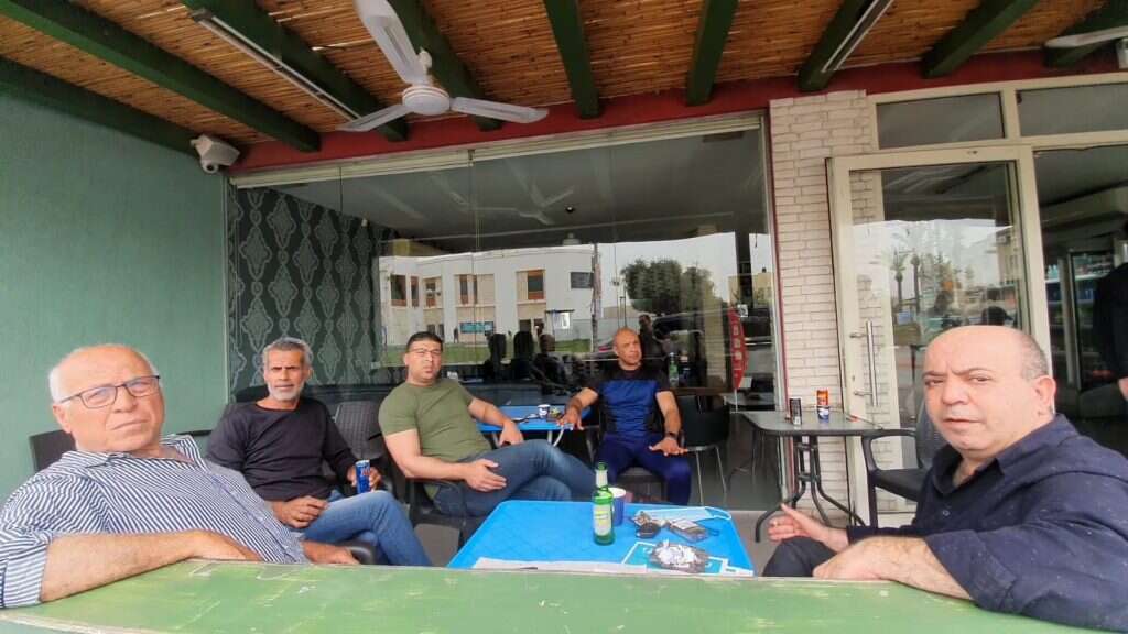 בית הקפה בקלנסווה. | אסף גבור