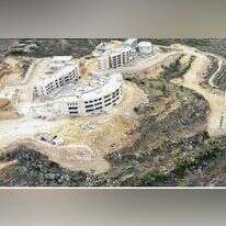 בניה פלסטינית ממזרח לסלפית. | תנועת רגבים