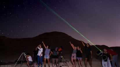 תצפית כוכבים בערבה התיכונה. | אלון גולדשטיין