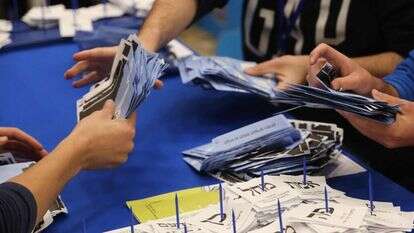 ספירת קולות בירושלים ביום חמישי. | AFP