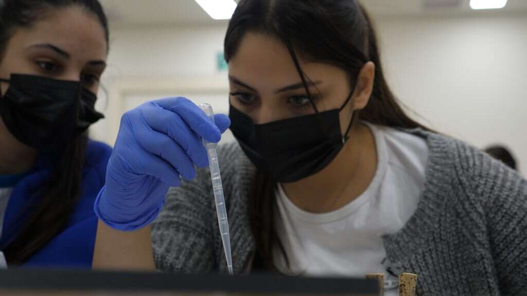 בנות מדרשת אמית אשדוד. | אריאל חן