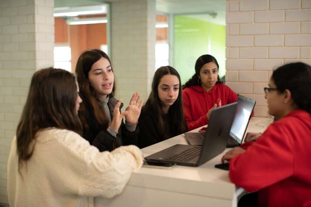 דניאל בראון