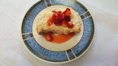 קינוח קוקוס ותות. | יהודה אטינגר