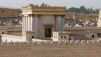 דגם של בית המקדש השני במוזיאון ישראל. | שאטרסטוק