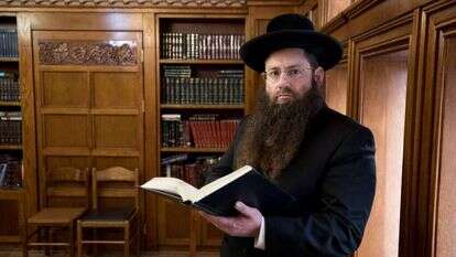 שיח עם מועצת האימאמים. הרב הרצוג, השבוע. | אוליבייה פיטוסי, פלאש 90 שיח עם מועצת האימאמים. הרב הרצוג, השבוע. | אוליבייה פיטוסי, פלאש 90