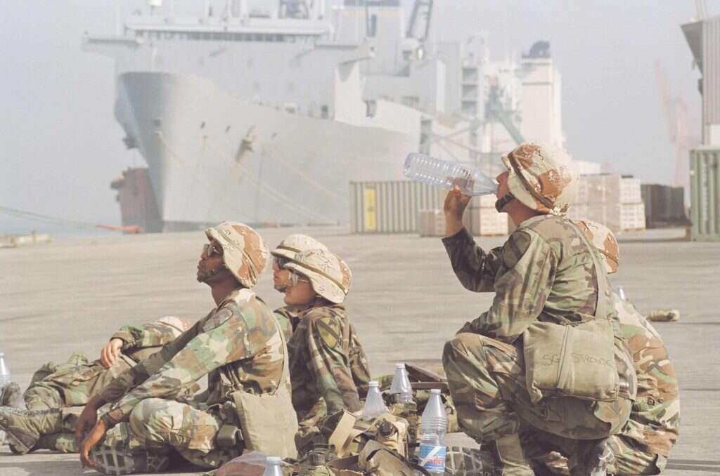 חיילים אמריקנים בסעודיה במלחמת המפרץ הראשונה, 1990 | AP חיילים אמריקנים בסעודיה במלחמת המפרץ הראשונה, 1990 | AP