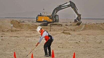 פרויקט פינוי מוקשים לטובת הסבה לחקלאות בבקעת הירדן. | אגף דוברות והסברה, משרד הביטחון