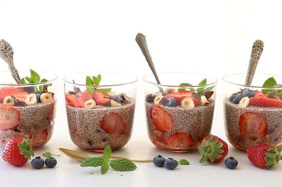 פודינג צ'יה עם פירות יער ושוקולד. | אפרת ליכטנשטט