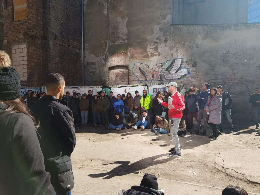 רוב הנוער מחוסן. מייזלמן עם צעירים במסע | באדיבות המצולם