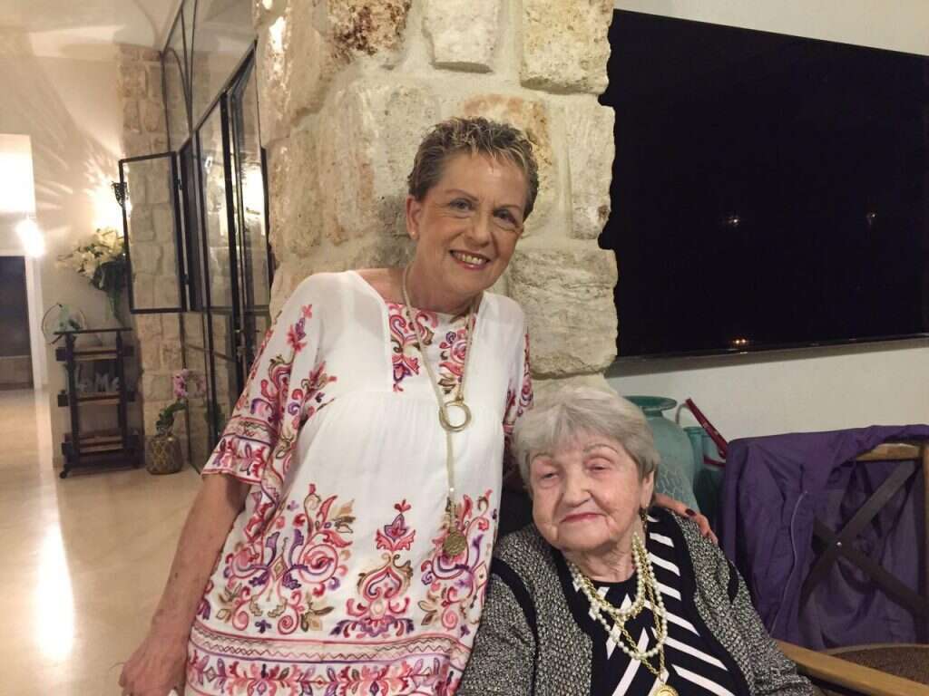 שוש עם אימה. | באדיבות המשפחה