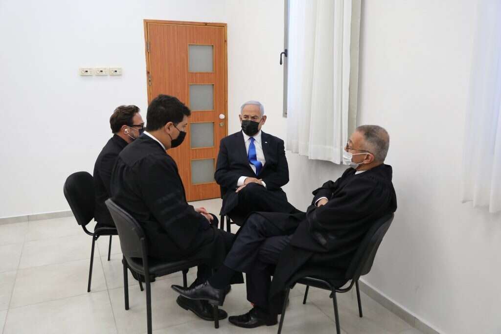 נתניהו ופרקליטיו. | EPA