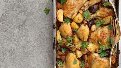 עוף בחמישים שיני שום. | אפרת ליכטנשטט עוף בחמישים שיני שום. | אפרת ליכטנשטט