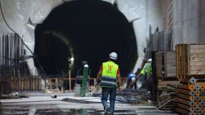 שלב קריטי להתאוששות המשק. אתר העבודות ברכבת הקלה בתל־אביב. | משה שי - פלאש 90