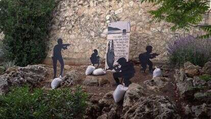 "עוד יבוא יום ותגדל מדינת ישראל כאחת הממלכות האדירות" גסטון צבי איצקוביץ, מתוך התערוכה "מצדה" גלריית שכטר , תל אביב 2020