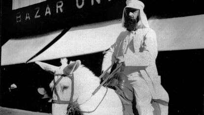 הרצל על חמור לבן בפורט־סעיד, בדרכו לארץ ישראל באדיבות מוזיאון הרצל, ירושלים, מתוך אתר פיקיויקי