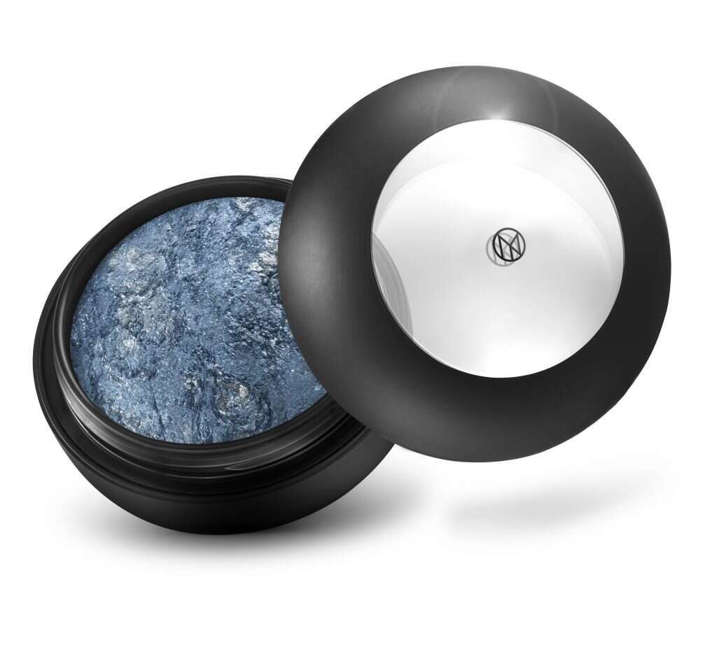 צללית מבית  ILMAKIAGE. 150 שקלים. | אור צפתי