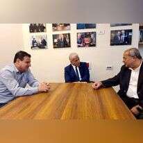 יאיר לפיד בפגישה עם איימן עודה ואחמד טיבי