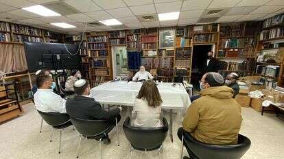 ישיבת סיעת הציונות הדתית בבית הרב דרוקמן, אחרי הבחירות. | דוברות הציונות הדתית