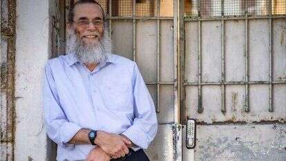 מוכן לשמוע, לא רק להשמיע. הרב מאלי  בפתח הישיבה ביפו | אריק סולטן