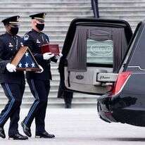 הלווייתו של השוטר בריאן סיקניק בחודש ינואר. | EPA