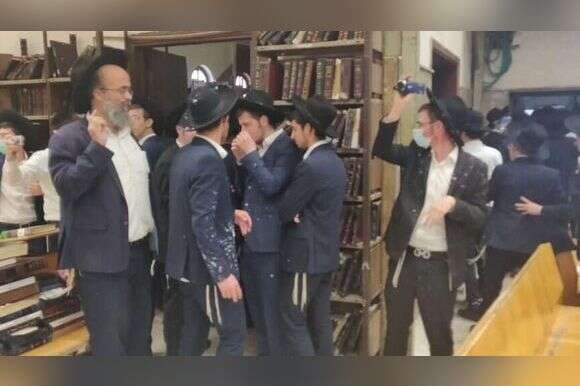 עימותים בבית המדרש של ישיבת פוניבז', ארכיון | מיכאל טוכפלד עימותים בבית המדרש של ישיבת פוניבז', ארכיון | מיכאל טוכפלד