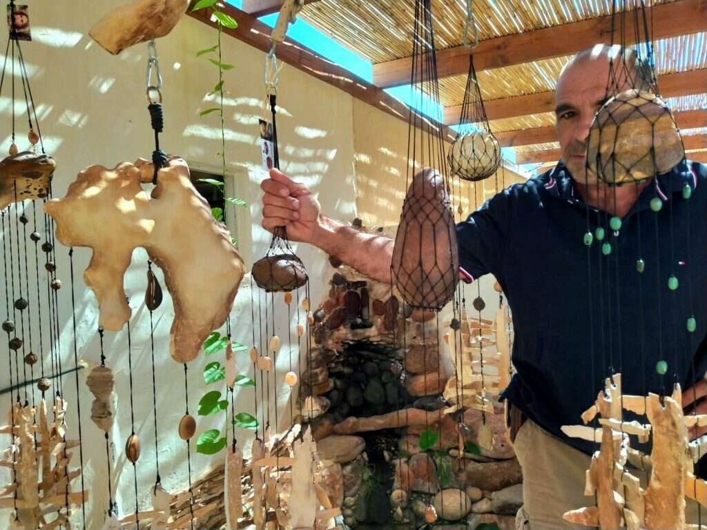 תושאן ופעמוני רוח מדבריים, כפר האמנים צוקים תושאן ופעמוני רוח מדבריים, כפר האמנים צוקים