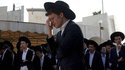 מלוויית אחד ההרוגים באסון מירון, .