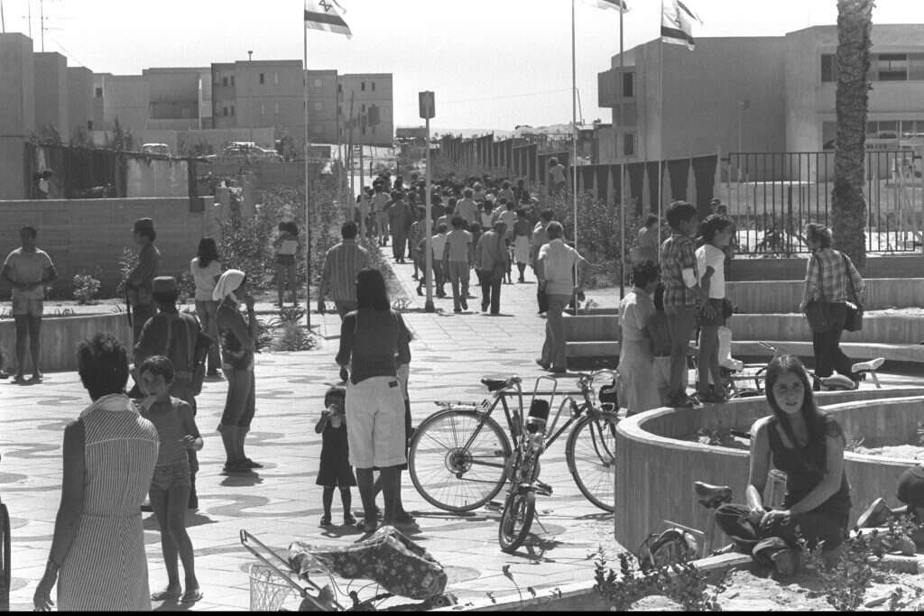 ימית בתפארתה, לקראת ביקור בגין ב־1977 | משה מילנר - לע"מ