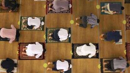 תפילת רמדאן בדובאי. | AFP