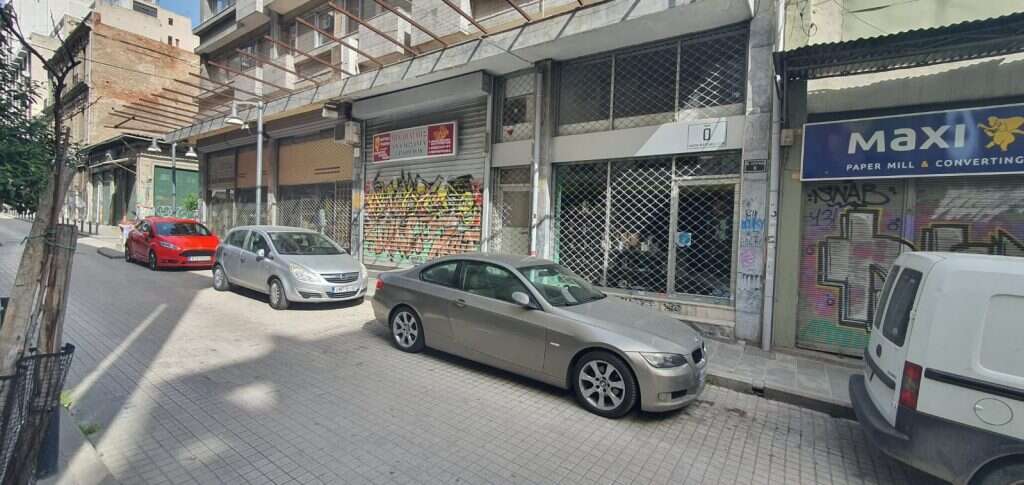 החנות ברחוב ויקטור הוגו [במרכז התמונה] שהייתה שייכת לאביו של אלברט, מואיס, ולדודו אינתו. | יאיר קראוס