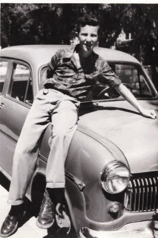 "היו מבסוטים ממני, פוקס כמעט עשה ממני סגן". ריבלין בילדותו.