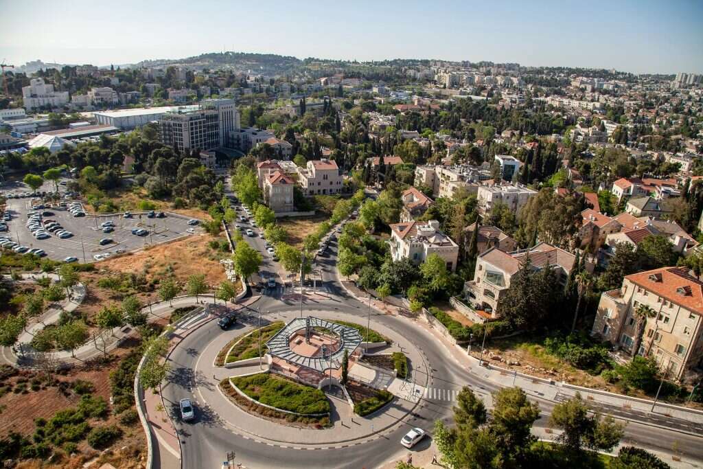 פינסקר: | רינה נקונצ'ני