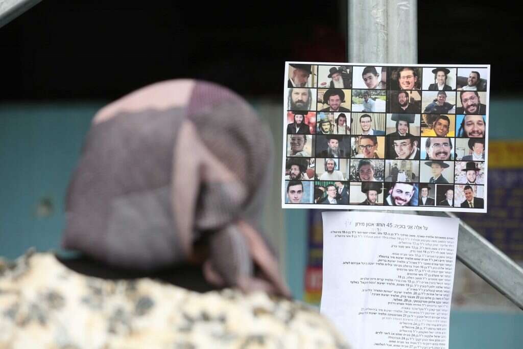 שלט לזכר 45 ההרוגים באסון במירון, השבוע. | דוד כהן ג'יני