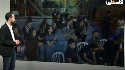 מסך מתוך הסרטון של המחבל מברך את המפגינים בשייח ג'ראח