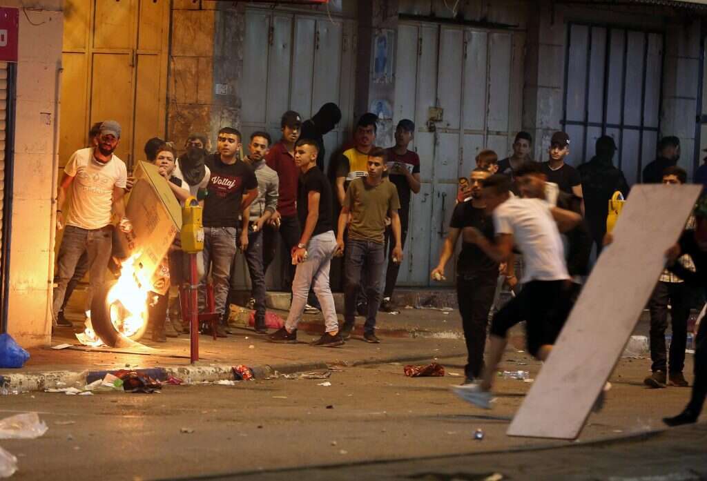 צעירים ערבים בזמן פרעות "שומר החומות" | EPA