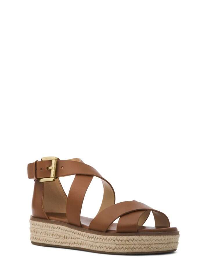 פקטורי 54 – מייקל קורס, 649 שקלים. | יחצ