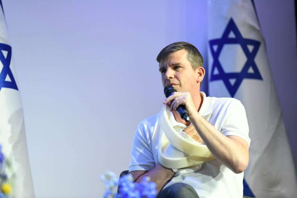 מייקל אייזנברג. | שריה דיאמנט