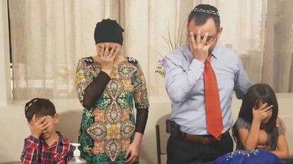 נמצאים על גבול דק מאוד שבין שייכות לבדידות. קבלת עול מלכות שמיים בבית דין לגיור.