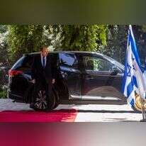 בנט בשערי בית הנשיא, לפני שבוע | אורן בן־חקון