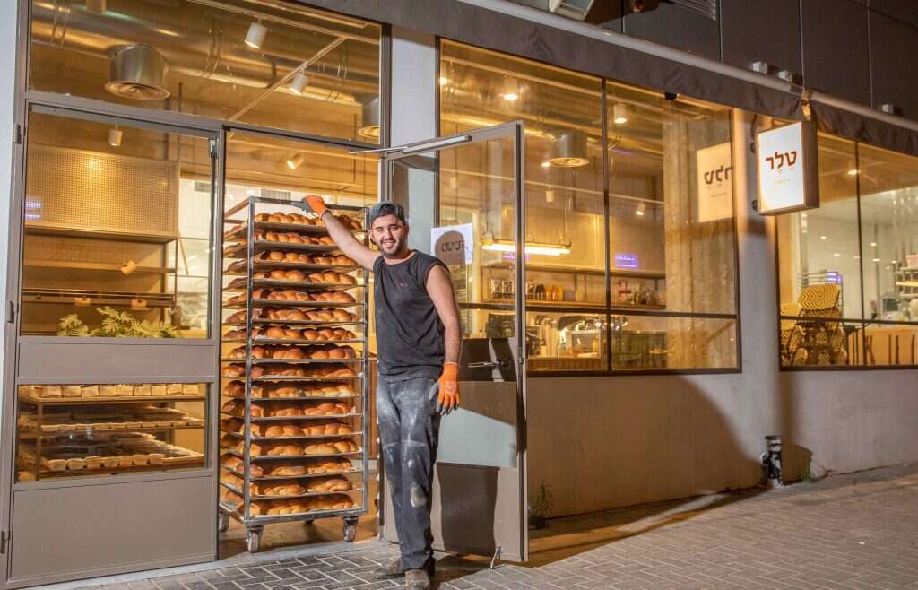 דביר אדרי. | יוסי אלוני