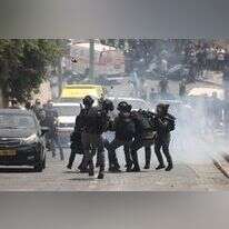 כוחות מג"ב בהתפרעויות בירושלים. | EPA