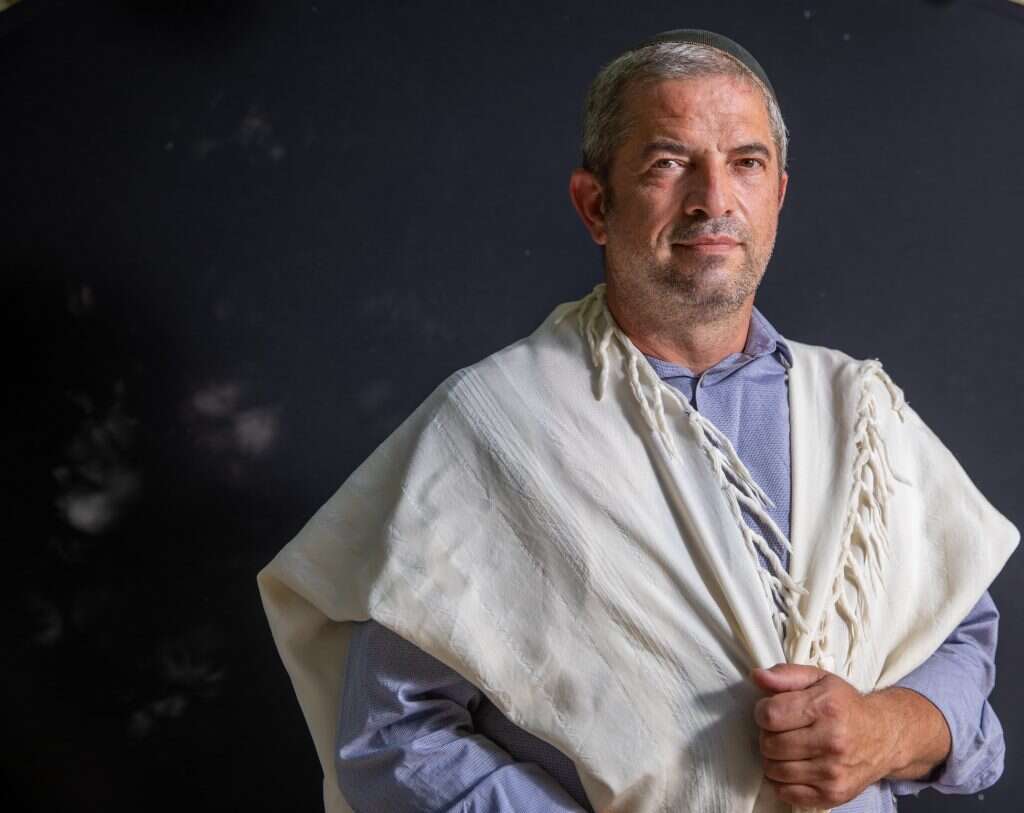 בנימין צעיר. | יוסי אלוני