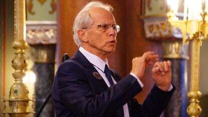 ד"ר אורי אהרן בבית הכנסת המרכזי בבולגריה, 2018 | בני דולינסקי