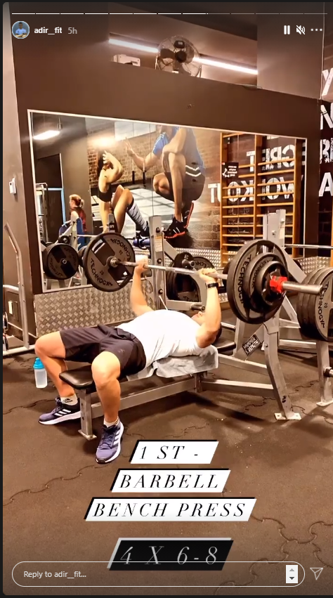 אדיר פיט. | מסך